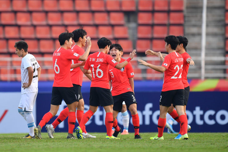 Thua U23 Hàn Quốc, đương kim vô địch Uzbekistan vẫn có mặt ở tứ kết - Ảnh 1.