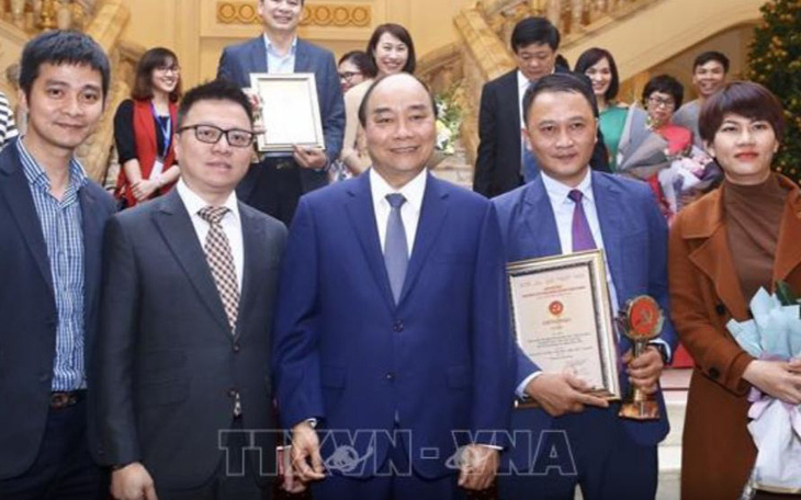 Thủ tướng Nguyễn Xuân Phúc dự công bố và trao Giải báo chí Búa liềm vàng 2019