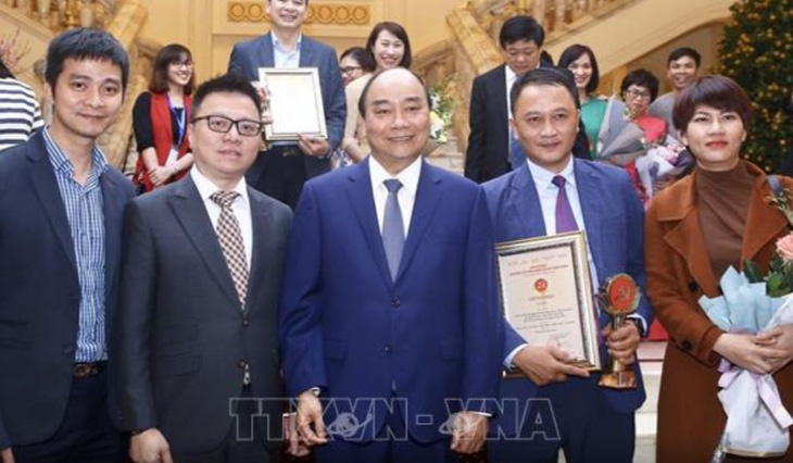 Thủ tướng Nguyễn Xuân Phúc dự công bố và trao Giải báo chí Búa liềm vàng 2019 - Ảnh 1.