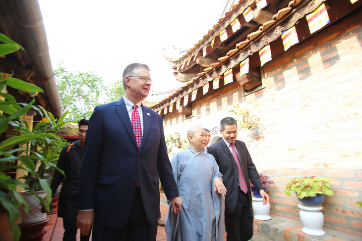 Đại sứ Mỹ trân trọng truyền thống người Việt, đón Tết ở Hà Nội - Ảnh 1.