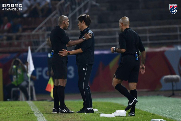 Thái Lan yêu cầu AFC làm rõ quyết định thổi phạt đền trong trận thua Saudi Arabia - Ảnh 1.