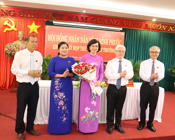 Bà Trần Tuyết Minh được bầu giữ chức phó chủ tịch UBND tỉnh Bình Phước - Ảnh 1.