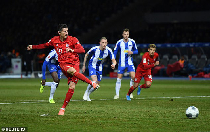 Hiệp 2 bùng nổ, Bayern Munich đè bẹp chủ nhà Hertha Berlin 4-0 - Ảnh 2.