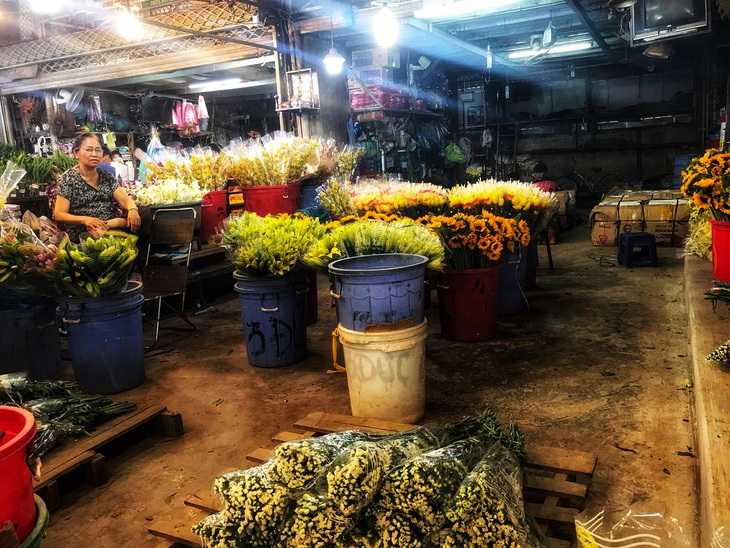 Chợ hoa sỉ lớn nhất Sài Gòn có nguy cơ vỡ trận như 2 năm trước? - Ảnh 2.