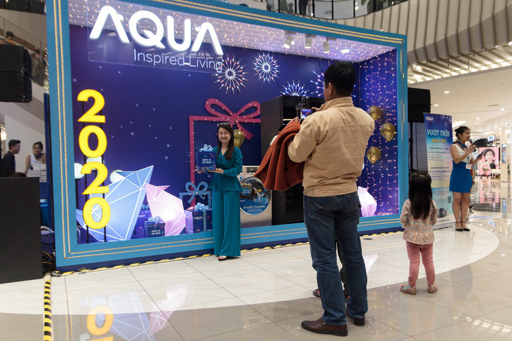 Khoảnh khắc vượt trội mùa lễ hội cùng các gia đình trẻ với hộp quà Aqua - Ảnh 2.