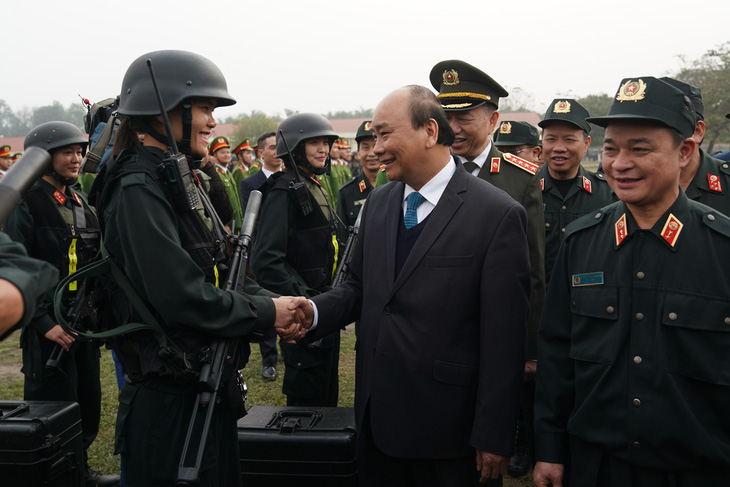 Thăm Bộ tư lệnh Cảnh sát cơ động, Thủ tướng chia sẻ về sự việc Đồng Tâm - Ảnh 2.