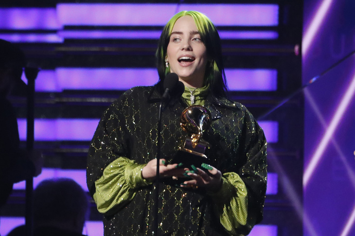 Billie Eilish thắng lớn tại lễ trao giải Grammy 2020 - Ảnh 4.