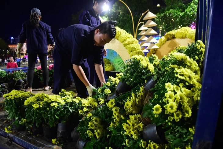 Hoa trên đường hoa Nguyễn Huệ 2020 khoe sắc trước giờ đóng cửa - Ảnh 4.