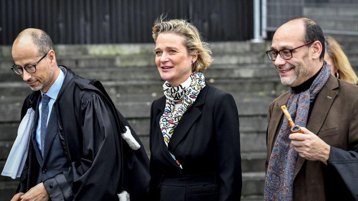 Cựu vương Bỉ phải nhận con gái ngoài giá thú sau xét nghiệm ADN - Ảnh 2.
