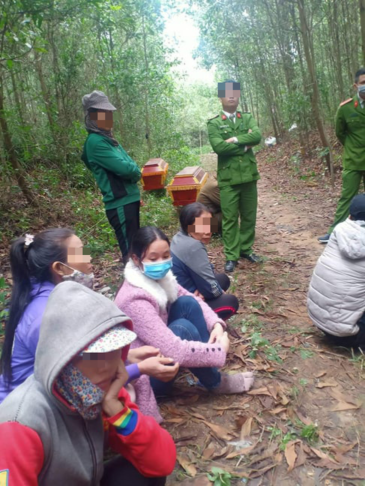 Phát hiện hai người đàn ông chết trong bìa rừng sáng mùng 5 tết - Ảnh 1.