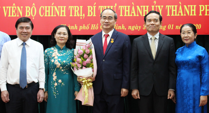 Bí thư Thành ủy TP.HCM Nguyễn Thiện Nhân nhận huy hiệu 40 năm tuổi Đảng - Ảnh 4.