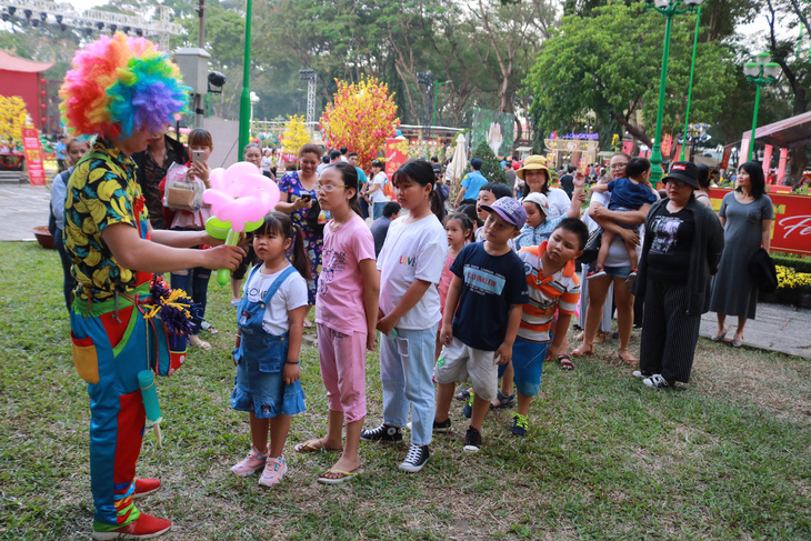 Hoạt động thiện nguyện ‘Tết trẻ em’ tại Lễ hội Tết Việt 2020 - Ảnh 6.