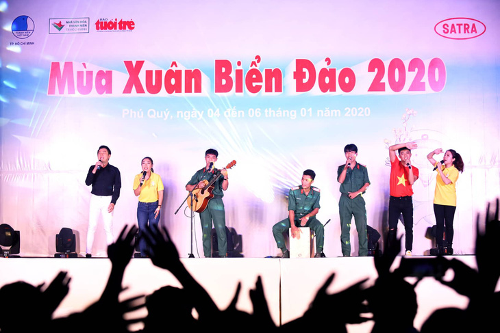 Mùa xuân biển đảo 2020: Những chiến sĩ tuổi đôi mươi khoe tài hát, nhảy - Ảnh 6.