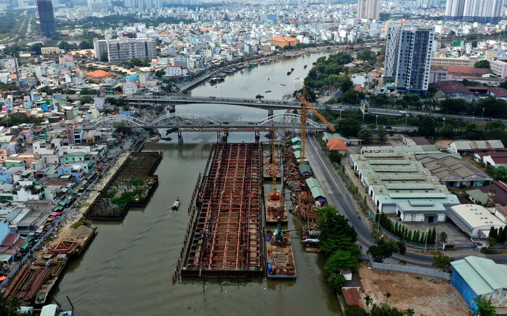 Kiến nghị xử lý nhà thầu vi phạm tiến độ dự án đầu tư công ở TP.HCM - Ảnh 1.