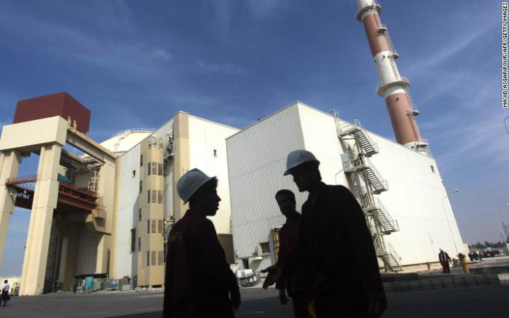 Iran bất ngờ tuyên bố không tuân thủ giới hạn làm giàu urani