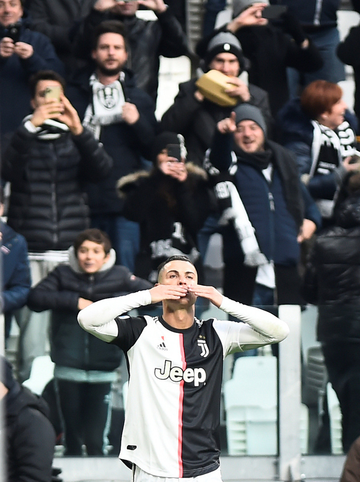 Ronaldo lập hat-trick, Juventus giữ vững đỉnh bảng - Ảnh 1.