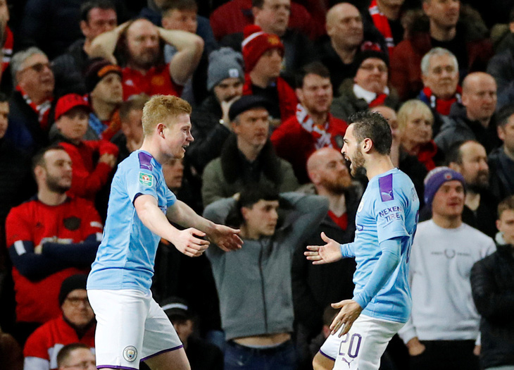 Man City ‘giải quyết gọn Man United ở bán kết lượt đi Cúp liên đoàn - Ảnh 1.