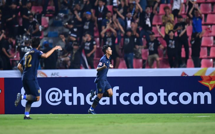 Đè bẹp Bahrain 5-0, Thái Lan có khởi đầu 