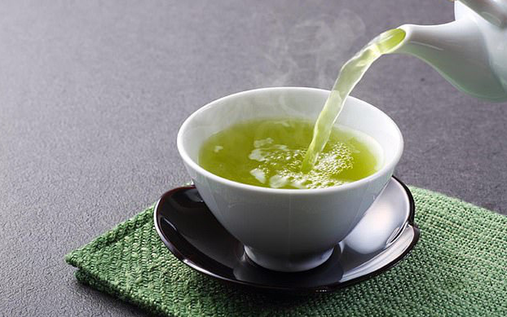 Chăm uống trà xanh, tăng thêm 1,5 năm tuổi thọ - Ảnh 1.