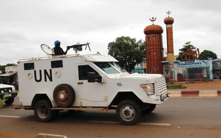 Căn cứ Liên Hiệp Quốc tại Mali bị bắn rocket, 20 người bị thương