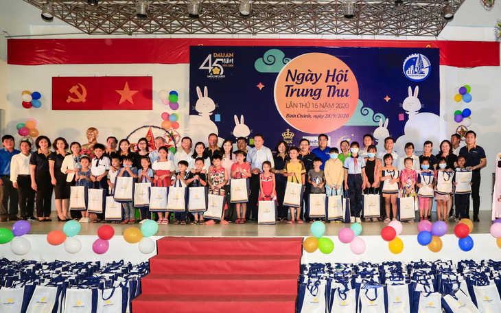 Saigontourist Group mang tết Trung thu đến học sinh nghèo ngoại thành