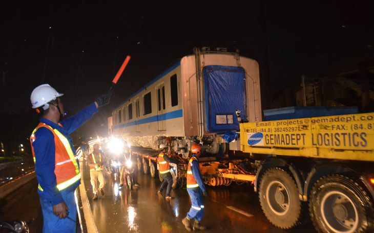 3h sáng 10-10, 3 toa tàu Metro số 1 đã về tới depot quận 9