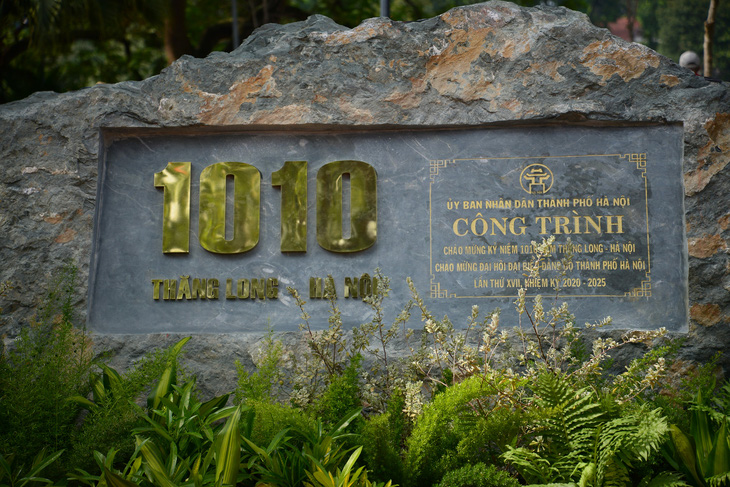 Lãnh đạo Hà Nội dâng hương kỷ niệm 1010 năm Thăng Long - Hà Nội - Ảnh 2.