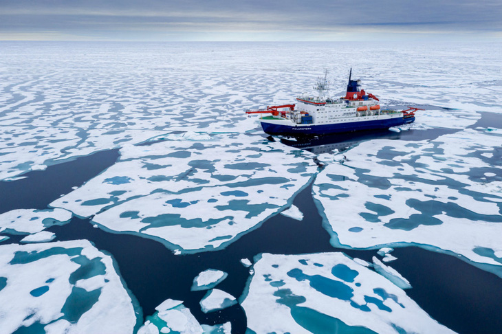 Tàu Polarstern hoàn thành sứ mệnh nghiên cứu Bắc cực lớn nhất lịch sử - Ảnh 2.