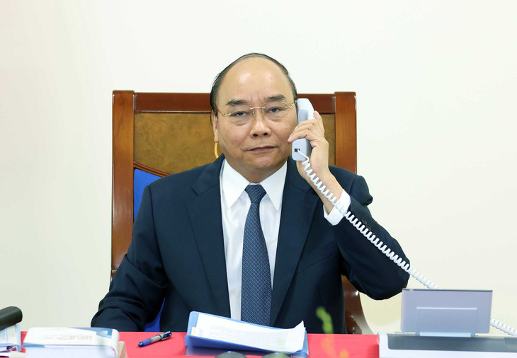 Thủ tướng Nguyễn Xuân Phúc mời Thủ tướng Nhật Suga Yoshihide thăm Việt Nam - Ảnh 1.