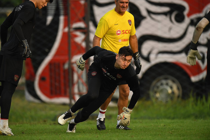 Muangthong United tìm lại chiến thắng tại Thai-League trong ngày không có Văn Lâm - Ảnh 2.