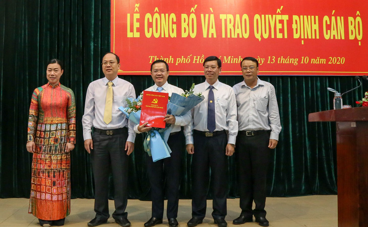 Giới thiệu ông Đinh Khắc Huy bầu làm chủ tịch UBND quận Bình Thạnh - Ảnh 1.