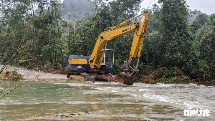 Đã liên lạc được với nhóm công nhân ở thủy điện Rào Trăng 3 - Ảnh 7.