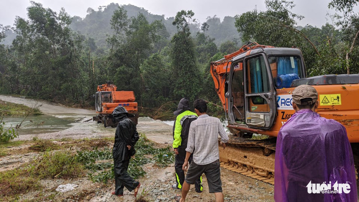 Đã liên lạc được với nhóm công nhân ở thủy điện Rào Trăng 3 - Ảnh 8.