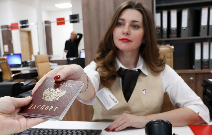 Moskva đơn giản thủ tục nhập quốc tịch với người nước ngoài có con mang hộ chiếu Nga - Ảnh 1.