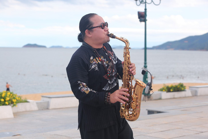 Khánh thành tượng nhạc sĩ Trịnh Công Sơn bên bờ biển Quy Nhơn - Ảnh 5.