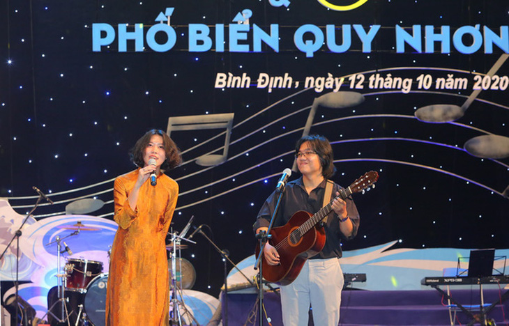 Khánh thành tượng nhạc sĩ Trịnh Công Sơn bên bờ biển Quy Nhơn - Ảnh 7.