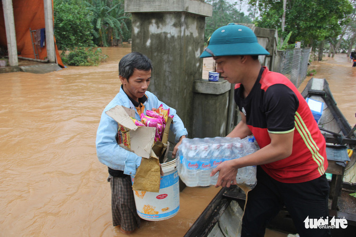 Giáo hội Phật giáo Việt Nam vận động cứu trợ đồng bào lũ lụt các tỉnh miền Trung - Ảnh 1.