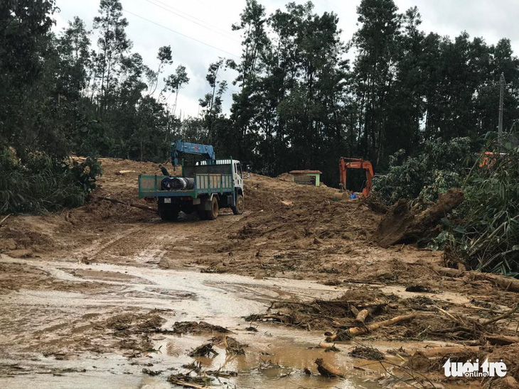 Cận cảnh hiện trường vụ sạt lở ở Trạm bảo vệ rừng 67 - Ảnh 4.