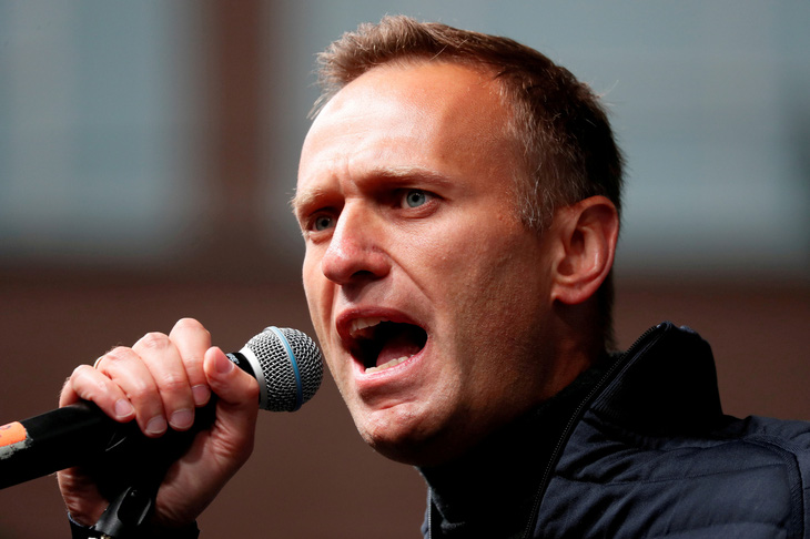 Anh và EU trừng phạt quan chức thân cận ông Putin vì nghi án đầu độc Navalny - Ảnh 1.