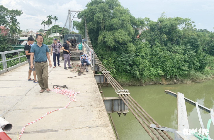 Sẽ xây cầu cứng sau vụ tai nạn 5 người chết ở cầu treo sông Giăng - Ảnh 2.