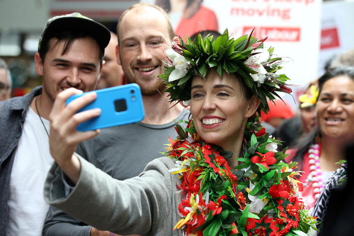 Thủ tướng New Zealand Jacinda Ardern trên đà thắng lớn - Ảnh 1.