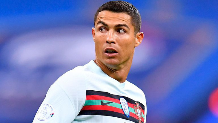 Bộ trưởng thể thao Ý: Ronaldo vi phạm quy tắc phòng chống COVID-19 - Ảnh 1.