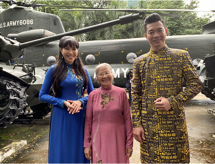 Nghệ sĩ Phi Điểu, Quỳnh Hoa lan tỏa tình yêu áo dài tại các điểm du lịch nổi tiếng - Ảnh 1.