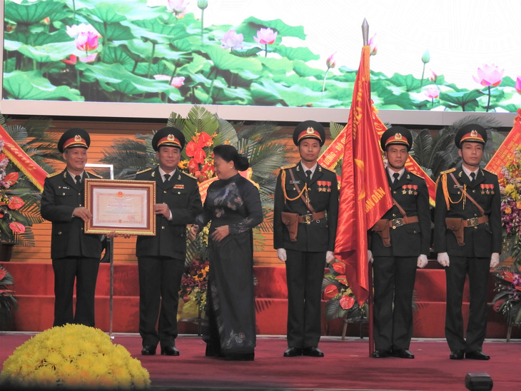Báo Quân đội nhân dân đón nhận Huân chương Độc lập hạng ba - Ảnh 1.