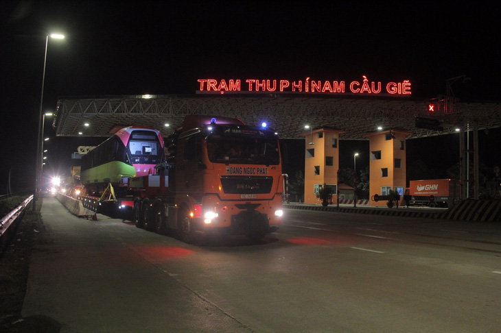 Đoàn tàu metro Nhổn - Ga Hà Nội đã về tới nơi tập kết - Ảnh 2.