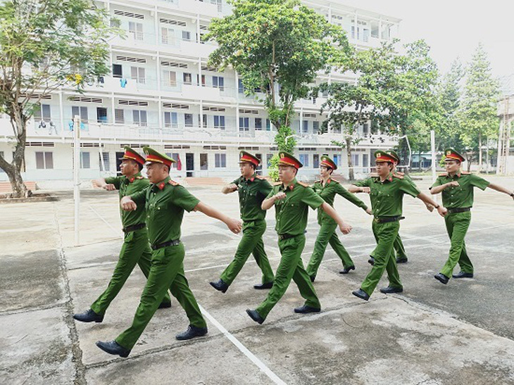 Khối ngành công an hệ trung cấp: Có trường lấy tới 26,99 điểm kèm tiêu chí phụ - Ảnh 1.