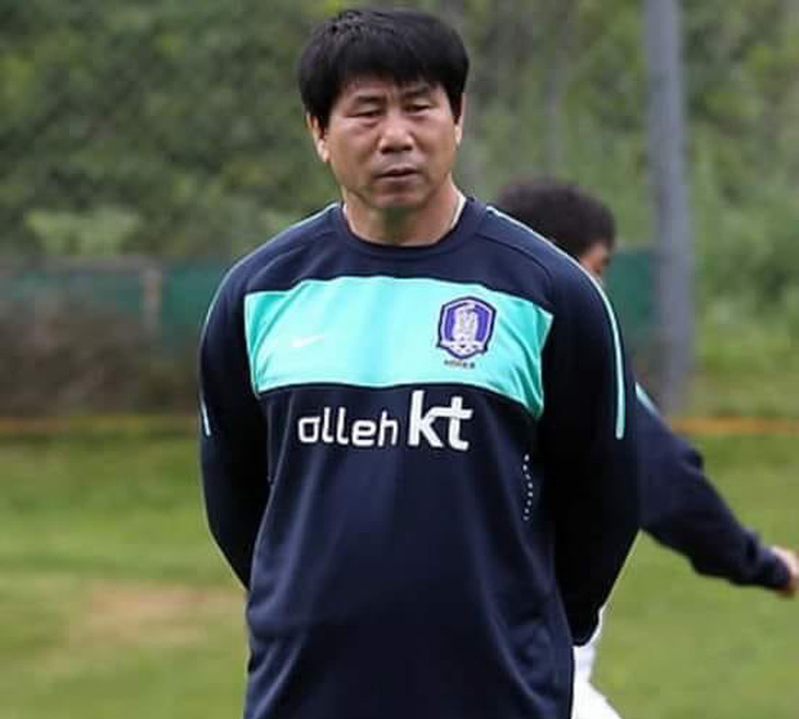 HLV thủ môn người Hàn Quốc chuẩn bị sang Việt Nam giúp ông Park Hang Seo - Ảnh 1.