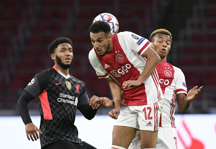 Hậu vệ Ajax phản lưới nhà giúp Liverpool có chiến thắng tối thiểu - Ảnh 2.