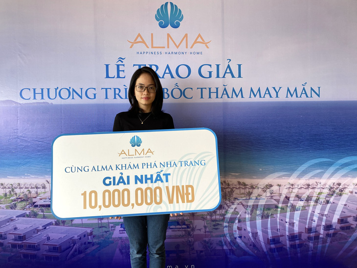 988 triệu đồng được Công ty ALMA trao cho các khách hàng may mắn - Ảnh 2.