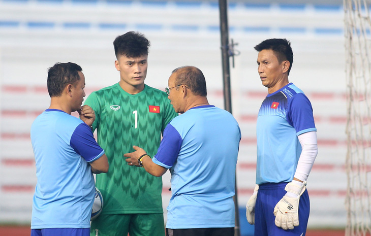HLV thủ môn người Hàn Quốc chuẩn bị sang Việt Nam giúp ông Park Hang Seo - Ảnh 2.